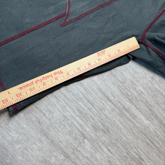 Dirty Snowflake Apparel Bend OR Women's Shorts Bermuda M NWT Gray Red Stitching - Picture 6 of 7